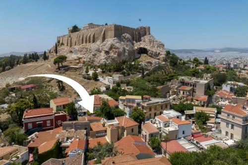 Villa Plaka 3BR 9ppl PrivateYard 200m Metro&Museum — 4-Star Luxury Hotel in Athens, Greece