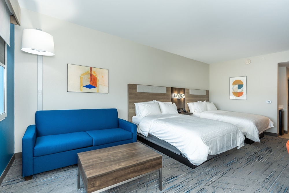 Holiday Inn Express & Suites Charlottesville by IHG - photo 64