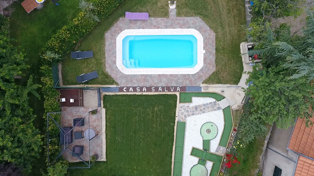 Holiday Home Salva — 4-Star Luxury Hotel in San Martin Del Castanar, Spain