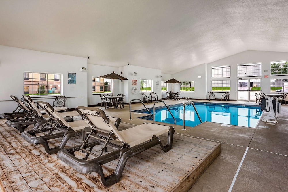 MainStay Suites Cedar Rapids North Marion - photo 40