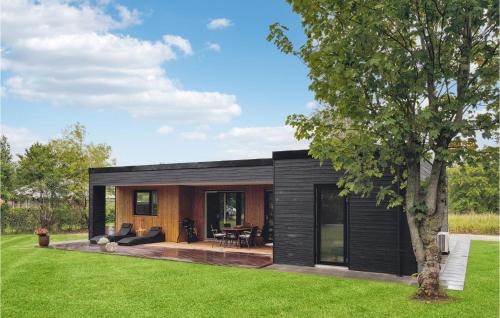 Stunning Home In Fårvang With Wifi — 5-Star Luxury Hotel in None, Denmark