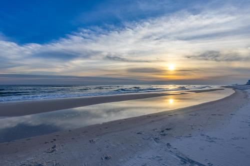 Grand Caribbean East 309 By Pkrm — 4-Star Luxury Hotel in Pensacola, United States