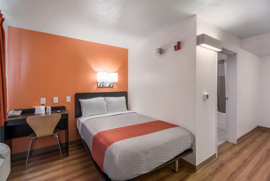 Park Inn by Radisson Fargo West Acres - photo 12