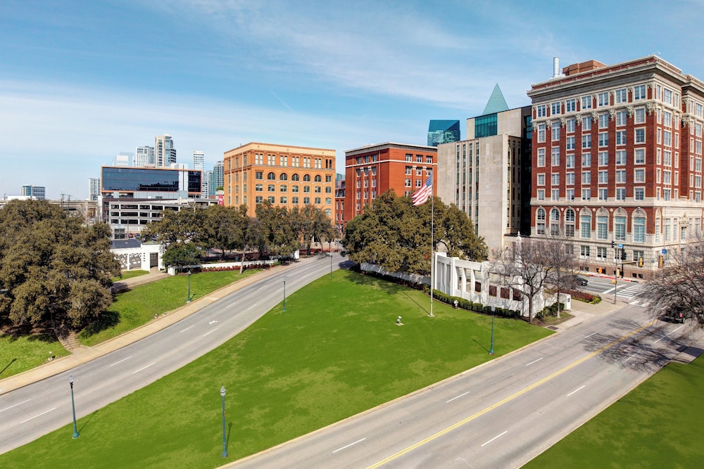Holiday Inn Express Dallas Downtown - photo 93