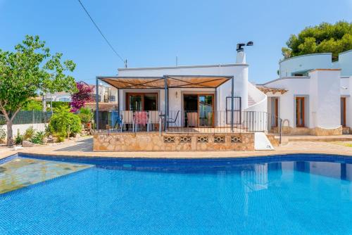 Villa Rebeca PlusHolidays — 4-Star Luxury Hotel in Calp, Spain