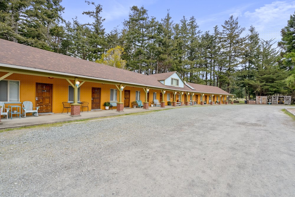 B.Side Motel Rv - photo 52