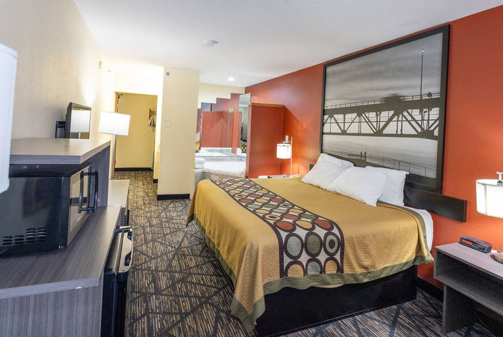 Super 8 by Wyndham Big Rapids - photo 26