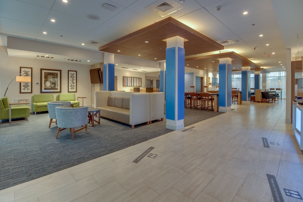 Holiday Inn Express & Suites Union City by IHG - photo 39