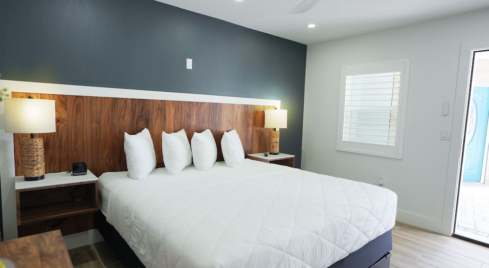 Ivory Sands Beach Suites - photo 25