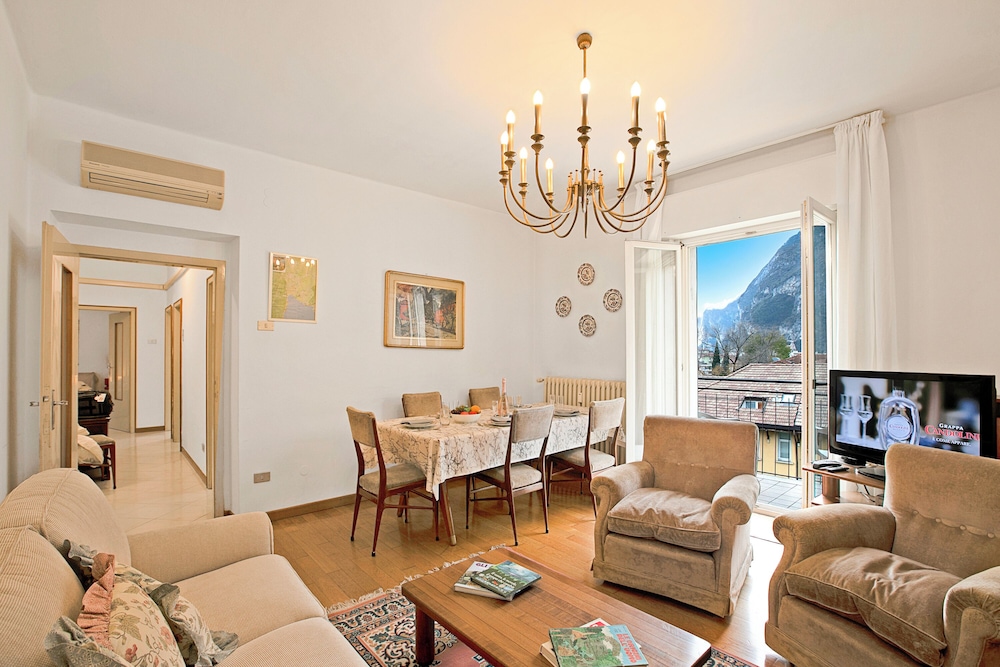 Garda View — 4-Star Luxury Hotel in Riva Del Garda, Italy