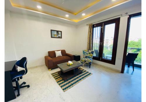 BluO 1BHK City Centre Balcony Lift Terrace — 4-Star Luxury Hotel in New Delhi, India