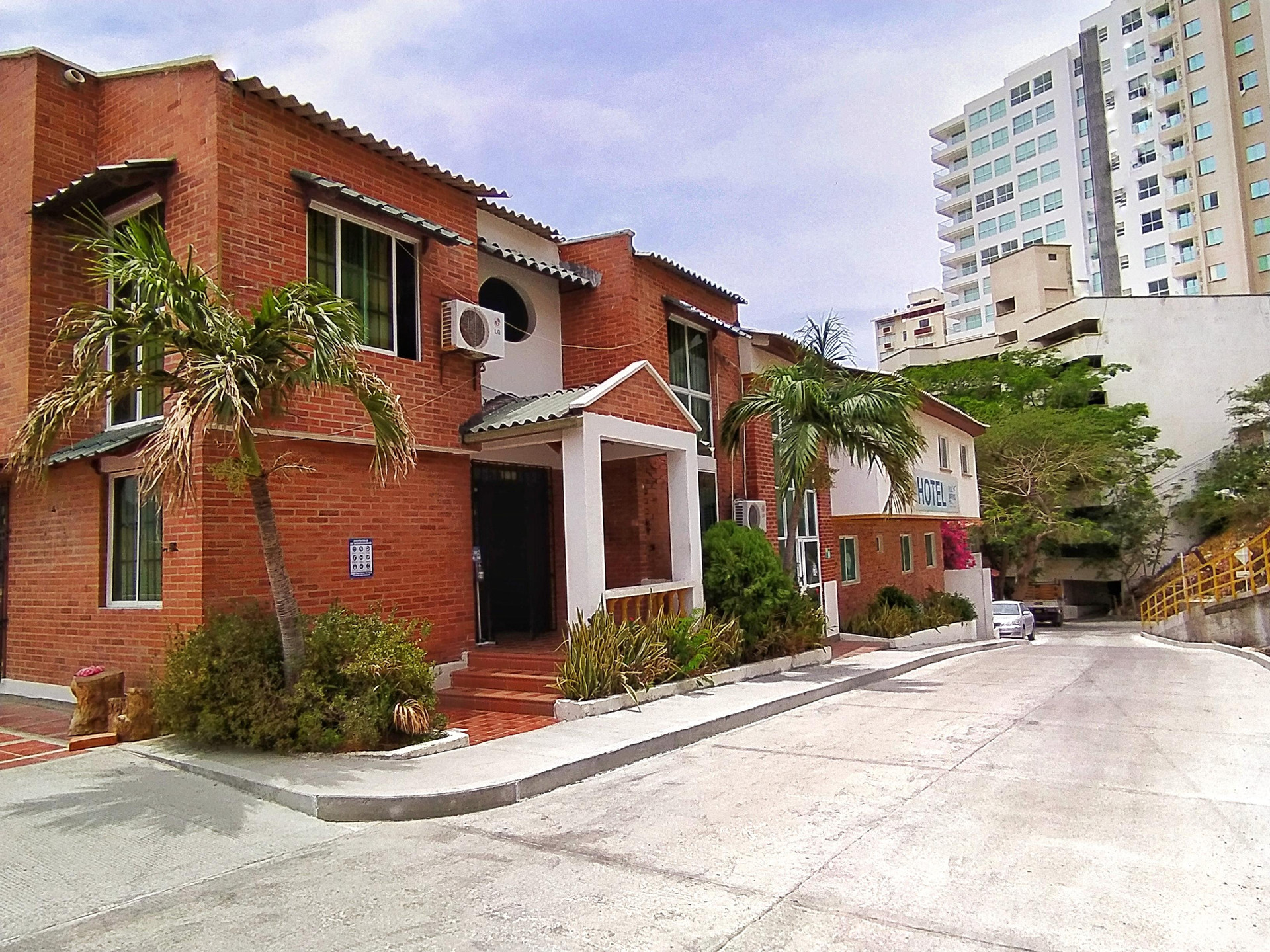 Rocaire - carbon neutral hotel in Santa Marta
