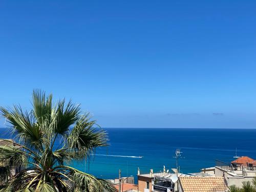 Holiday House Nuvola Tropea Centro Wifi Parking — 4-Star Luxury Hotel in Tropea, Italy