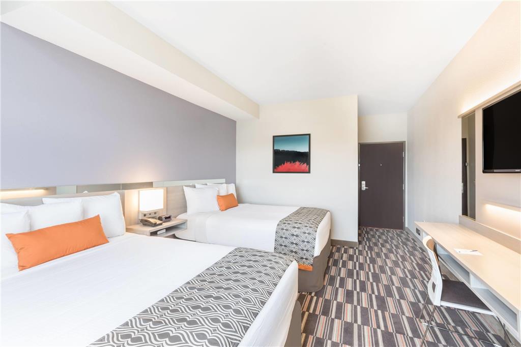 Microtel Inn & Suites By Wyndham Perry - photo 11