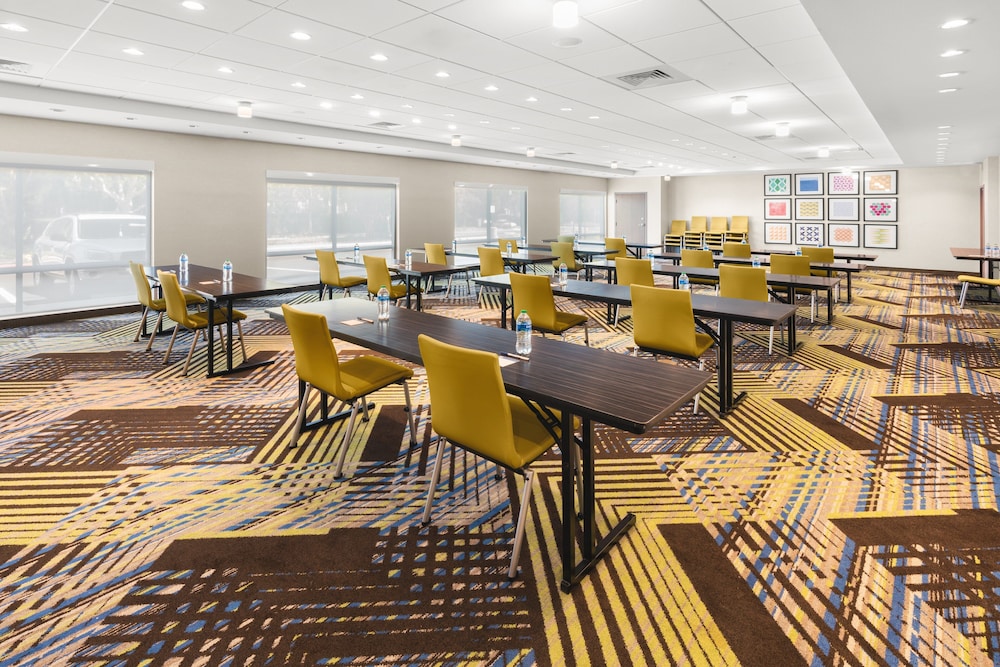 Holiday Inn Express & Suites Suisun City by IHG - photo 44