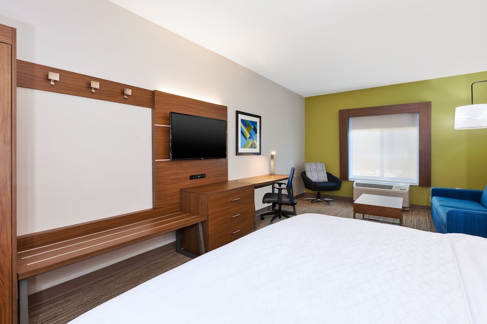 Holiday Inn Express & Suites Three Rivers by IHG - photo 6