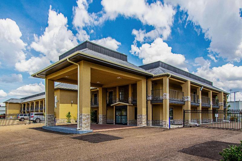 Super 8 by Wyndham Jackson MS - photo 3