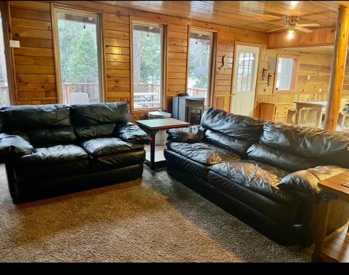 sequoia National Forest CabinH - last minute hotel in Unknown City