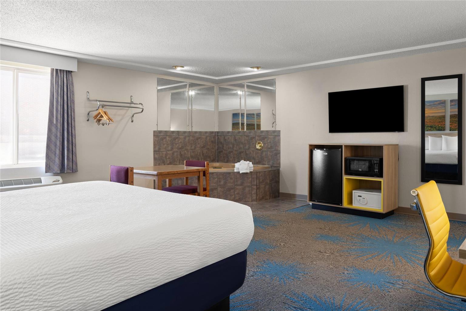Days Inn by Wyndham Jamestown - photo 24
