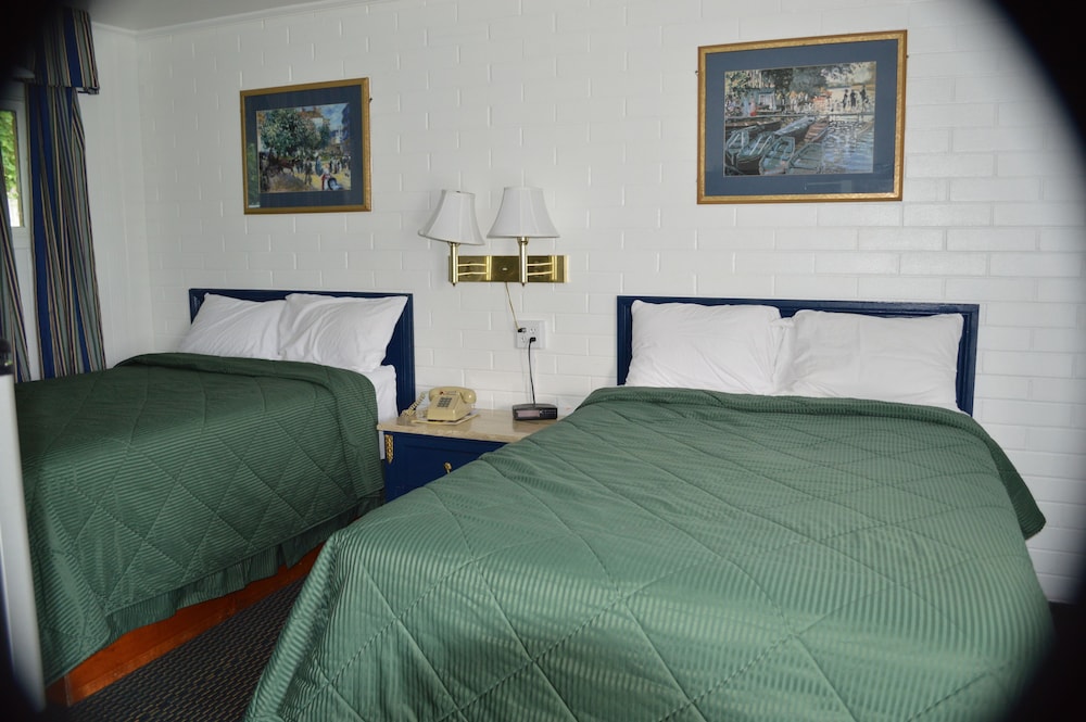 Great Lakes Motel - photo 10