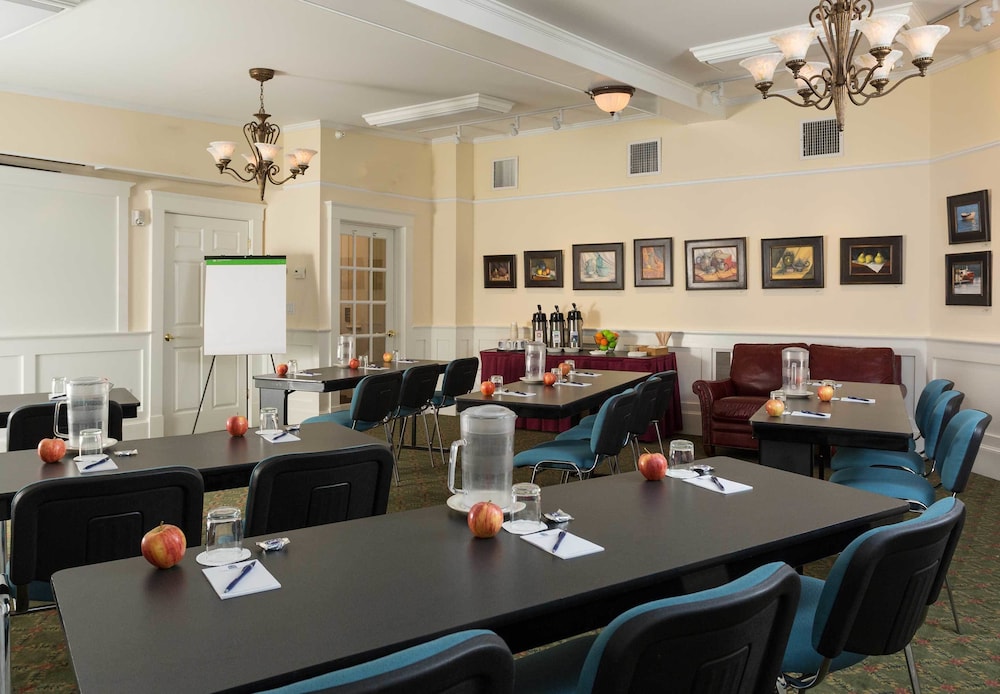Lord Camden Inn - photo 44