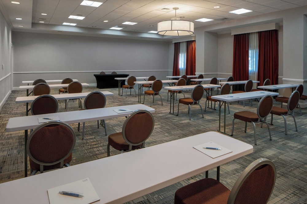 Four Points by Sheraton Suites Tampa Airport Westshore - photo 24