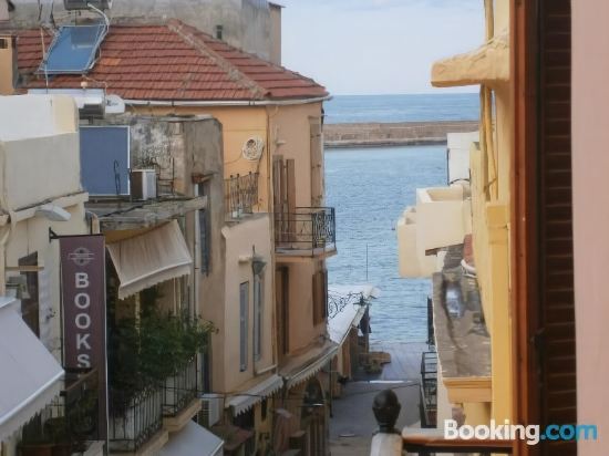 Narkissos 'Superb' - carbon neutral hotel in Chania