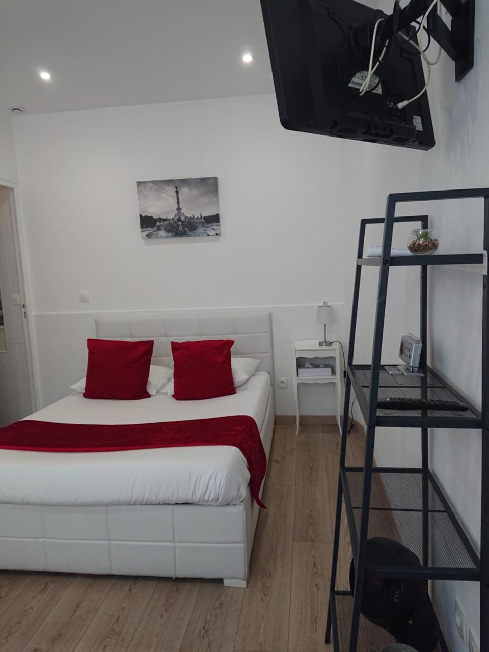 Studio Bordeaux Chartrons — 4-Star Luxury Hotel in Bordeaux, France
