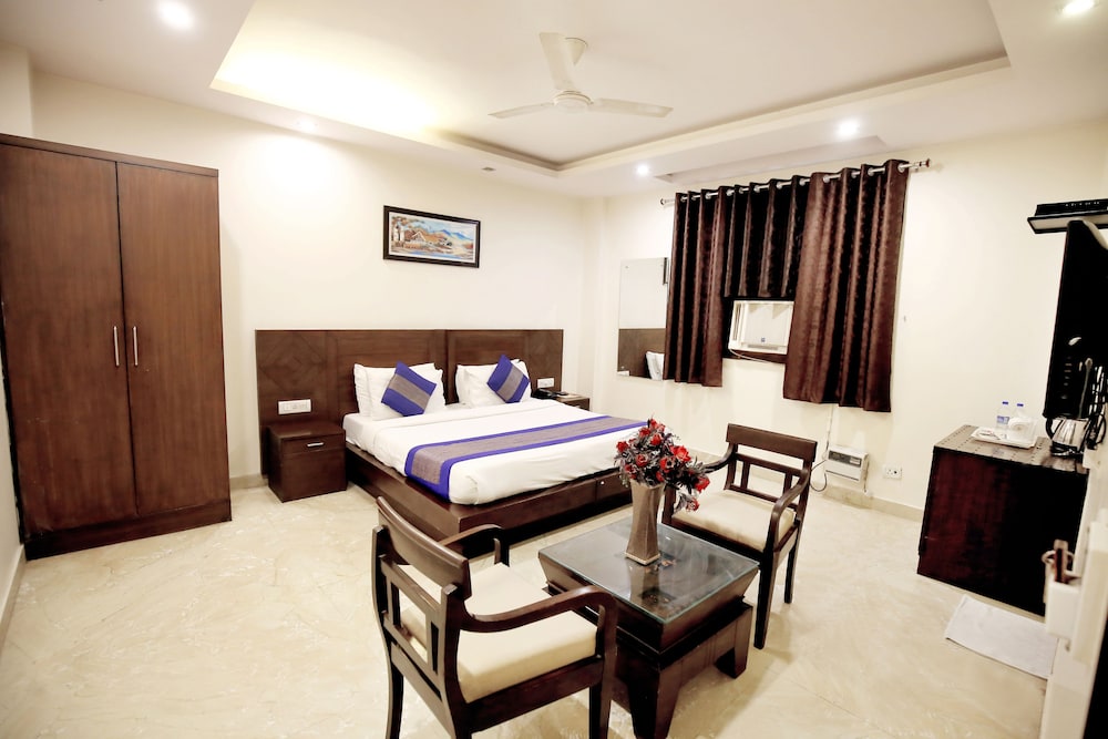 Fabhotel Karol Bagh Main Market — Karol Bagh