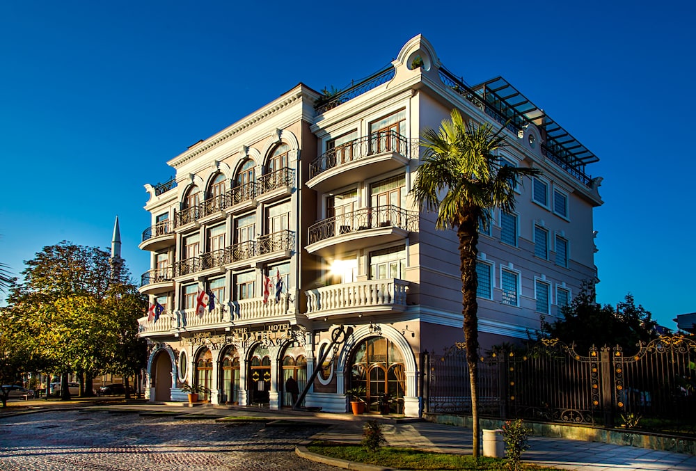 The Admiral Hotel — hotel in Batumi