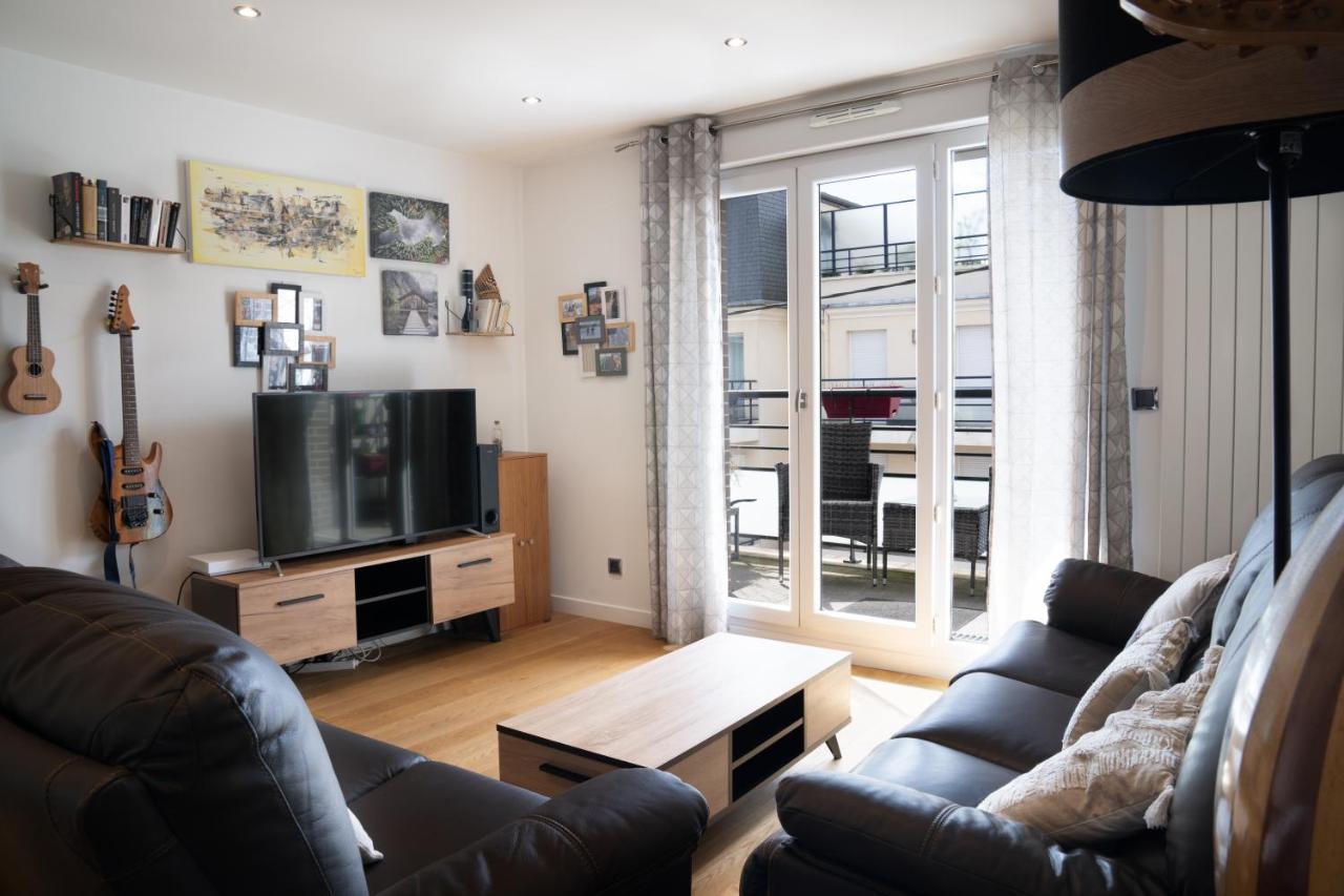 Convenient 2br Apt Near Subway — 4-Star Luxury Hotel in Noisy-Le-Grand, France