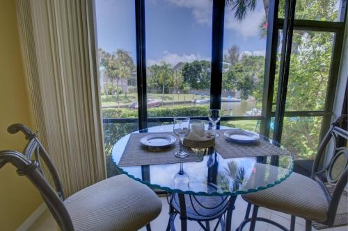 White Sands Walk to Siesta Beach — 4-Star Luxury Hotel in Siesta Key, United States