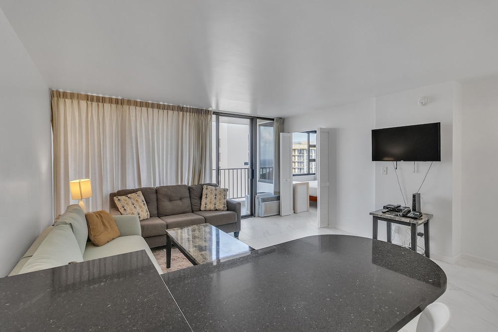 Waikiki Banyan Condo Located One Block From Waikiki Beach by Koko Resort Vacation Rentals - photo 76