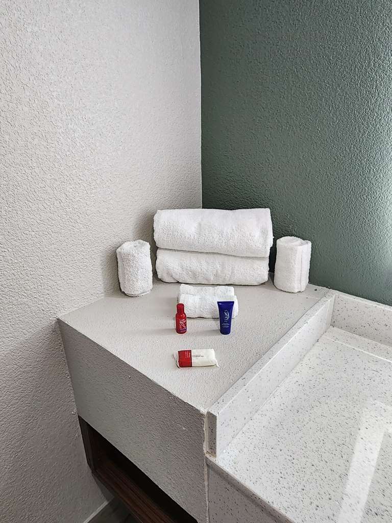Americas Best Value Inn Longview - photo 15