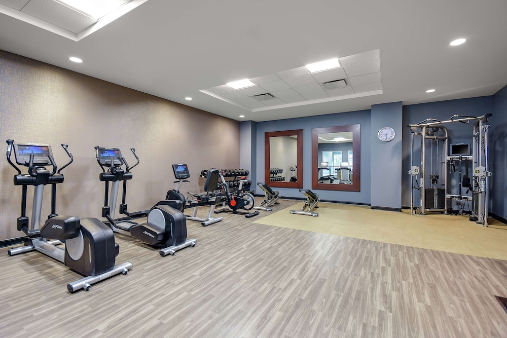 Embassy Suites by Hilton Jonesboro Red Wolf Convention Center - photo 33