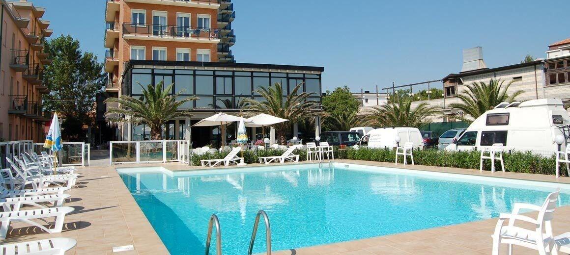 Hotel Roma — hotel in Pineto
