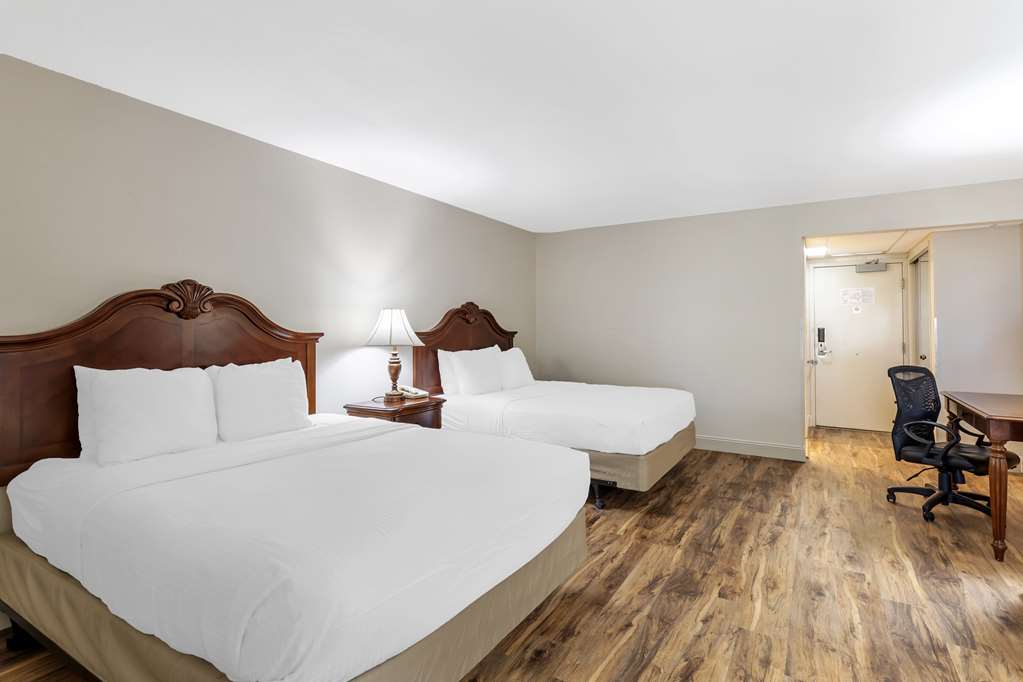 Best Western Plus Steeplegate Inn - photo 13