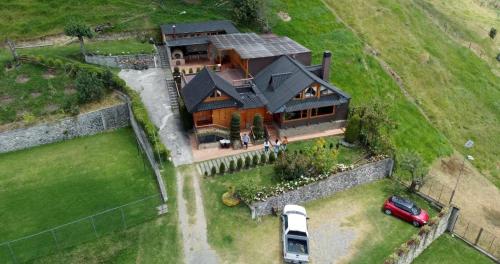 Vacaciones en Cuenca quédate en Picota Cucho una encantadora quinta VIP con jacuzzi turco zona BBQ a 10km del centro de la ciudad 20 huéspedes 3 habitaciones in Cuenca, Ecuador