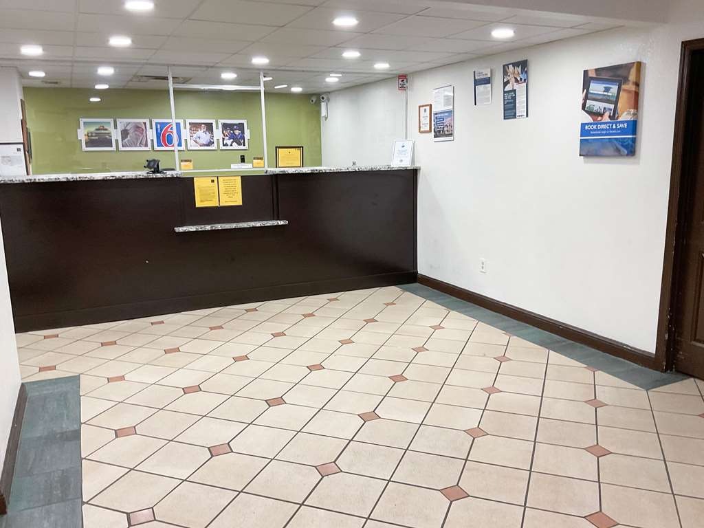 Motel 6 Columbus GA Downtown - photo 17
