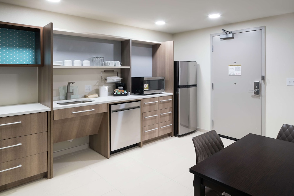 Home2 Suites by Hilton Jacksonville Airport - photo 23
