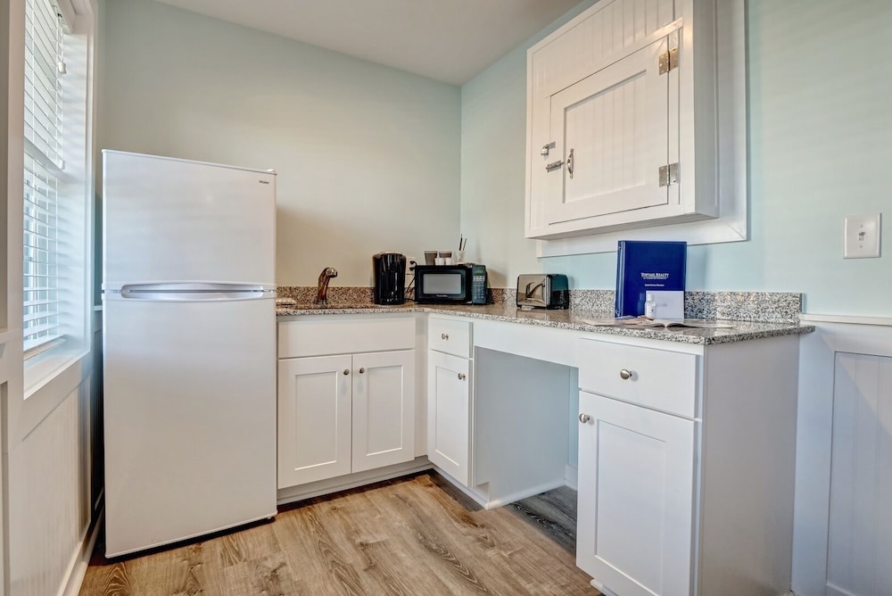 Loggerhead Inn and Suites - photo 9