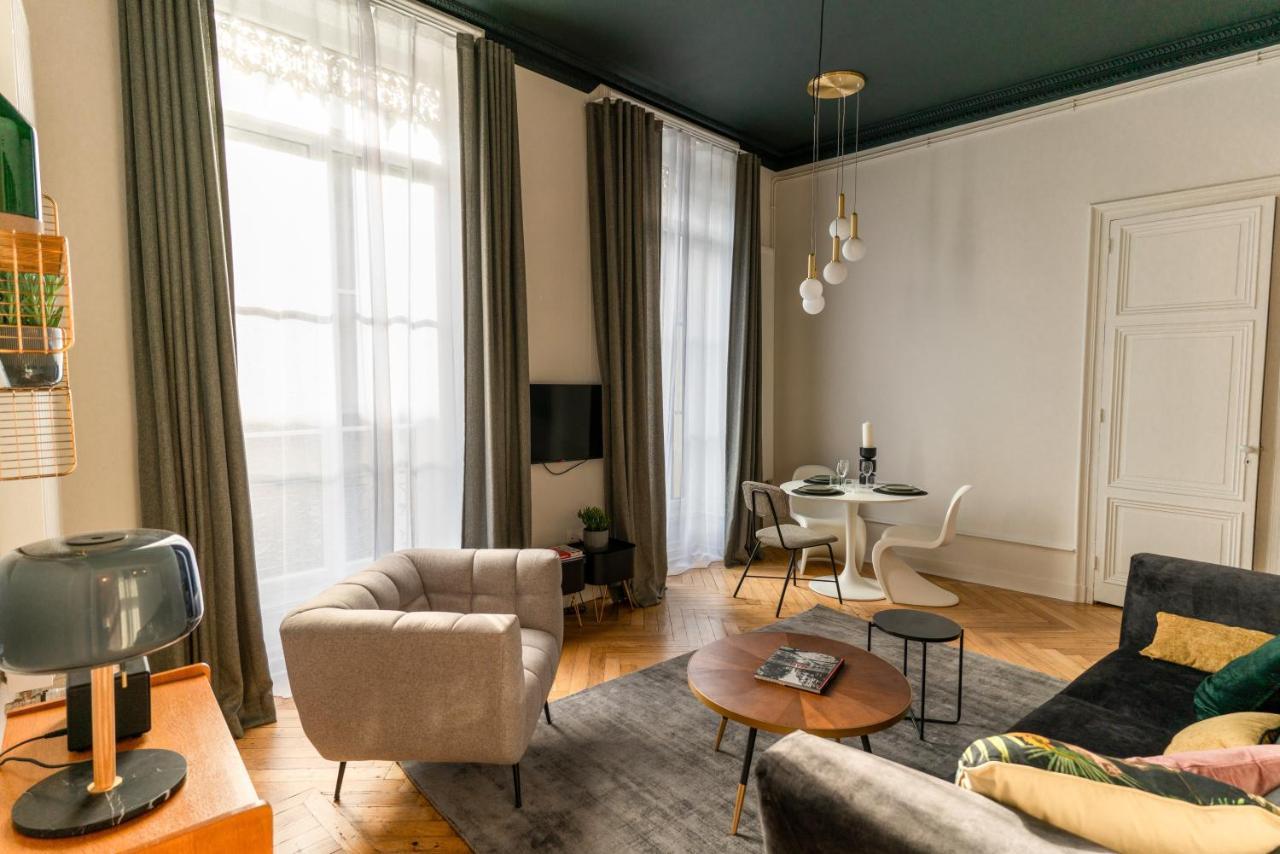 Beige Hospitalite Romy Hypercentre 2 Bedrooms Parking — Saint Etienne
