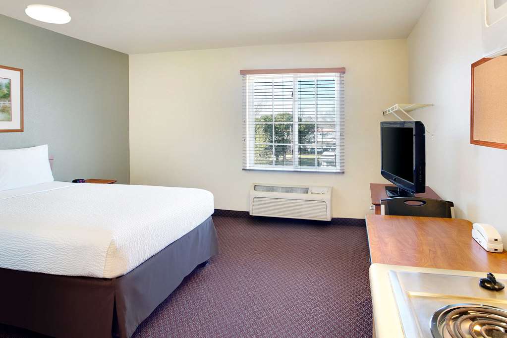 WoodSpring Suites Baton Rouge East I 12 - photo 7