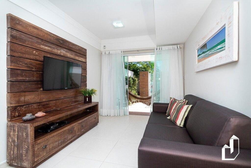 Triplex Com 03 Suítes E Hidromassagem