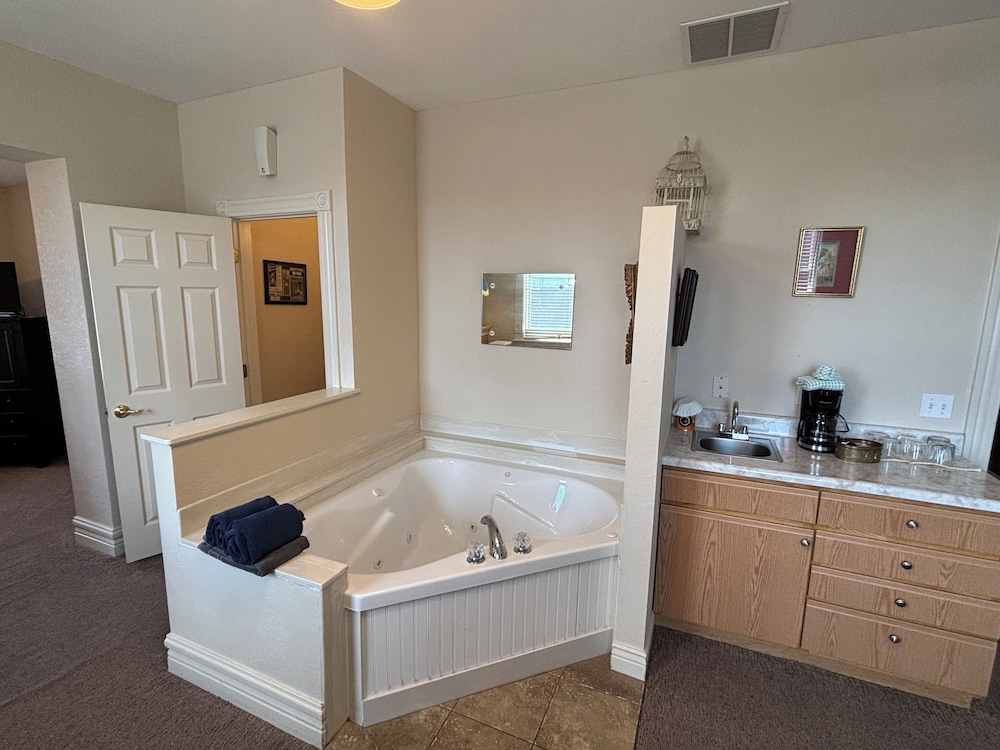 Hermann Crown Suites - photo 218