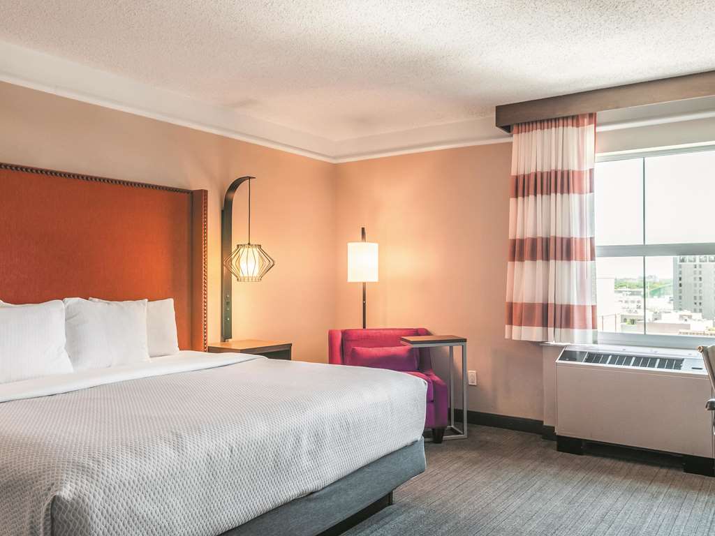 La Quinta Inn & Suites by Wyndham New Orleans Downtown - photo 28
