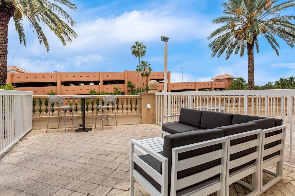 Hampton Inn & Suites St. Petersburg Downtown - photo 51