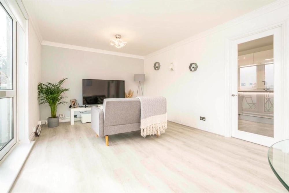Impeccable 2 bed Apartment Close to City Centre — 4-Star Luxury Hotel in Bath, United Kingdom