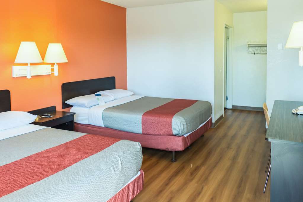 Motel 6 Bakersfield CA East - photo 16