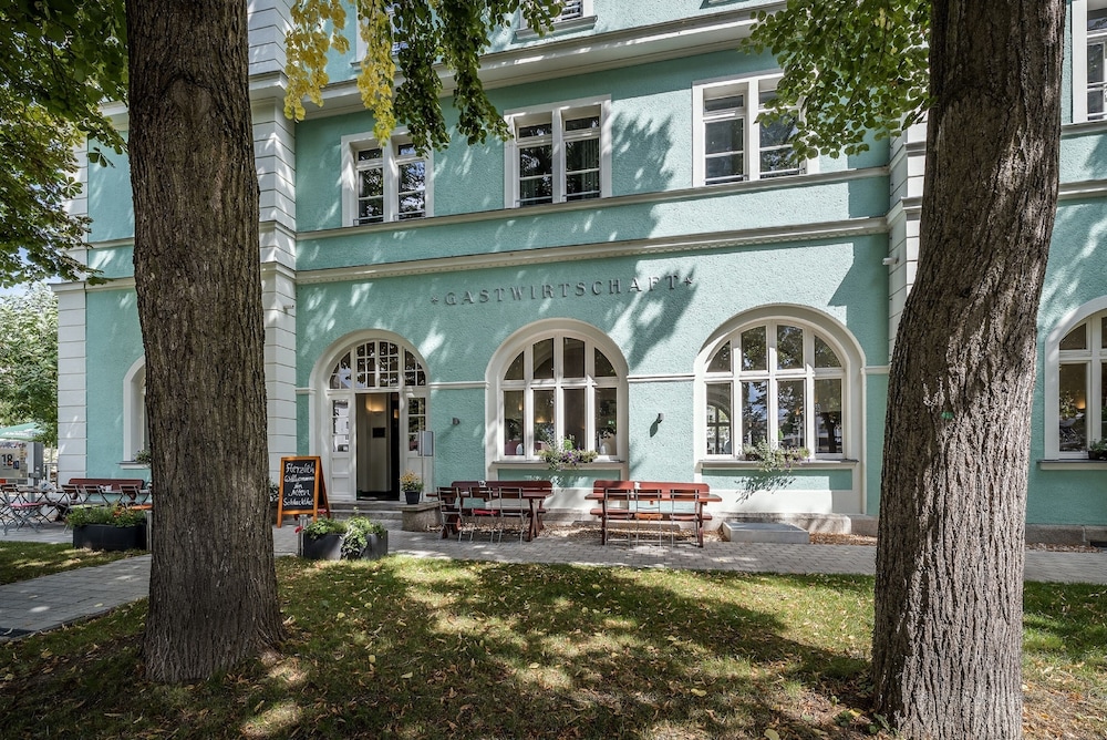 Hotel Gasthaus Alter Schlachthof — 4-Star Luxury Hotel in Regensburg, Germany